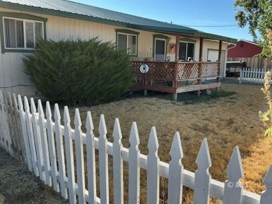 Middle Alkali Lake Home For Sale in Cedarville California