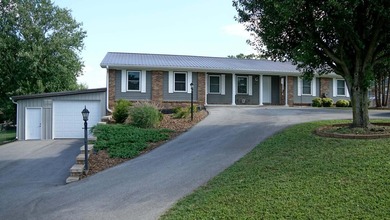 Lake Cumberland Home For Sale in Somerset Kentucky