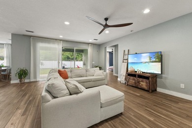 Welcome to this beautifully maintained 3-bedroom, 2-bathroom - photo 11