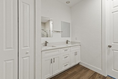 Welcome to this beautifully maintained 3-bedroom, 2-bathroom - photo 13
