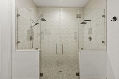 Welcome to this beautifully maintained 3-bedroom, 2-bathroom - photo 14