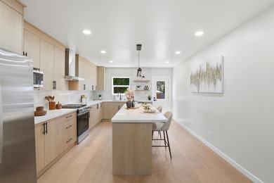 A rare opportunity to own a completely designed single-family - photo 15