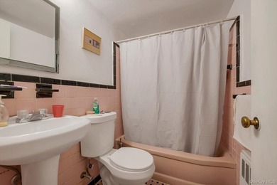 Excellent opportunity in prime Bayside! Brick attached - photo 7