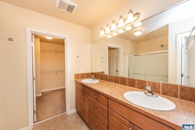 A beautifully updated and lovingly cared for townhouse, this - photo 19