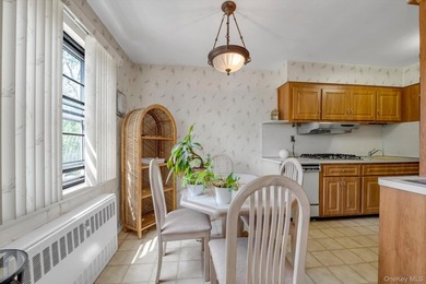 Excellent opportunity in prime Bayside! Brick attached - photo 10
