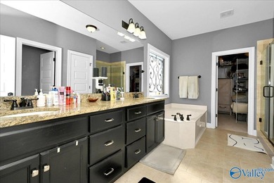 Enjoy single level living in a beautifully inviting home - photo 14