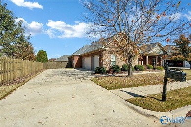 Enjoy single level living in a beautifully inviting home - photo 32