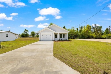 Welcome home to this beautiful new construction, never lived in - photo 2