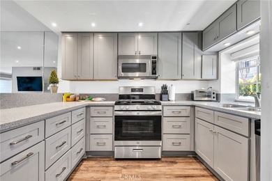 Welcome to this beautifully fully furnished, move-in-ready - photo 2