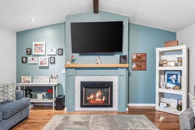 Beautifully renovated home tucked away on a quiet cul-de-sac in - photo 4