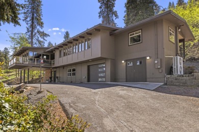 Lake Home For Sale in Klamath Falls, Oregon
