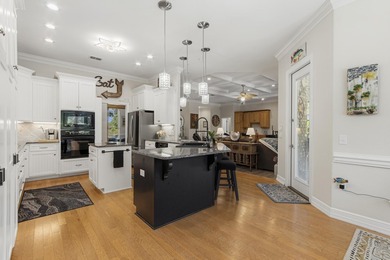 Luxury Golf Course Living on a Rare Double Lot w POOL/HOT TUB in - photo 4