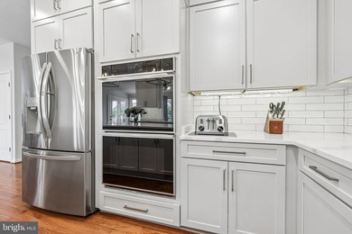 Welcome to this exceptional luxury home in the prestigious - photo 15