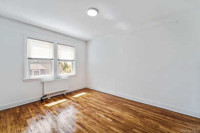 Welcome to this perfectly located home in the heart of Bayside - photo 19