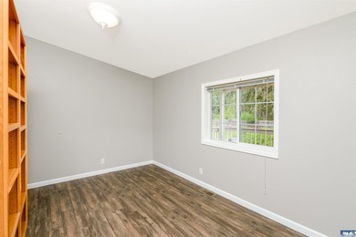 Welcome home to this beautifully maintained 3-bedroom, 2-bath - photo 20