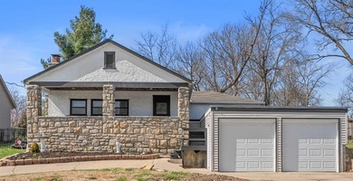 Lake Tapawingo Home For Sale in Lake Tapawingo Missouri