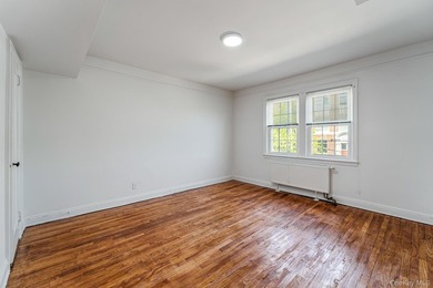 Welcome to this perfectly located home in the heart of Bayside - photo 21