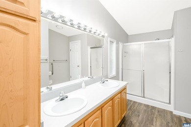 Welcome home to this beautifully maintained 3-bedroom, 2-bath - photo 22