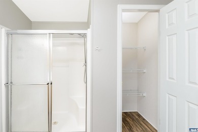 Welcome home to this beautifully maintained 3-bedroom, 2-bath - photo 23