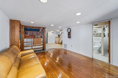 Welcome to this perfectly located home in the heart of Bayside - photo 24