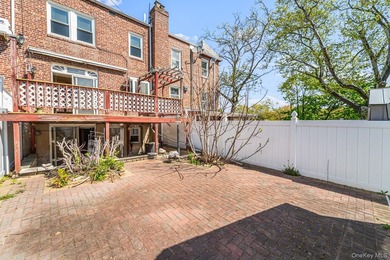 Welcome to this perfectly located home in the heart of Bayside - photo 29