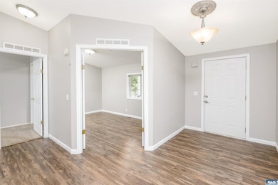 Welcome home to this beautifully maintained 3-bedroom, 2-bath - photo 30