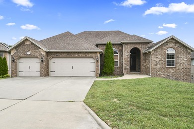 (private lake, pond, creek) Home Sale Pending in Nixa Missouri