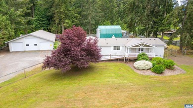 Welcome home to this beautifully maintained 3-bedroom, 2-bath - photo 42
