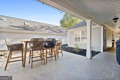 Beautiful 3 bedroom, 3 bathroom home located in the highly - photo 7