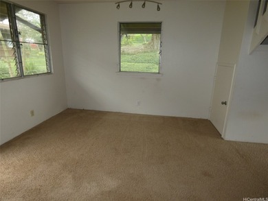 Highly desired 3 bedroom 2.5 bath unit in the well kept Nob Hill - photo 3