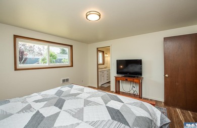 Beautiful four bedroom, 1896 sq. ft. home for sale in Sequim! - photo 15