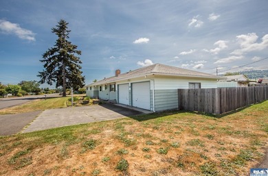 Beautiful four bedroom, 1896 sq. ft. home for sale in Sequim! - photo 36