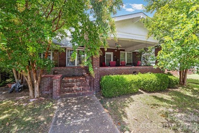 Step into timeless charm with this beautifully maintained 1923 - photo 1