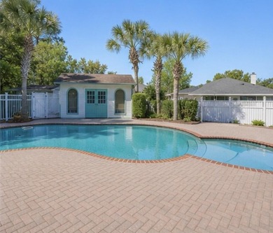 Welcome to your own private Gulf Breeze retreat, where timeless - photo 1