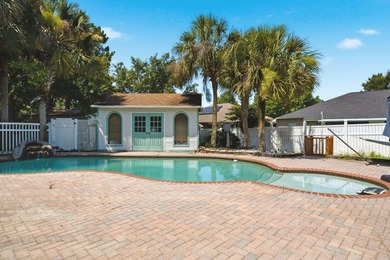 Welcome to your own private Gulf Breeze retreat, where timeless - photo 2