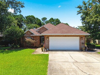 Welcome to your own private Gulf Breeze retreat, where timeless - photo 3