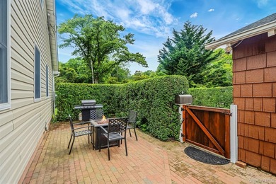 Welcome Home to your own hidden Bellport gem South of Montauk - photo 9