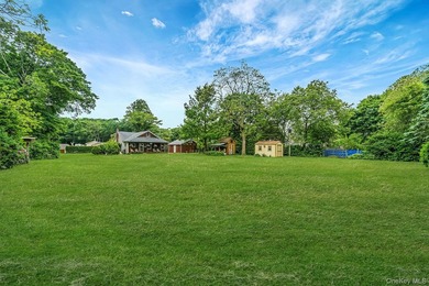 Welcome Home to your own hidden Bellport gem South of Montauk - photo 10