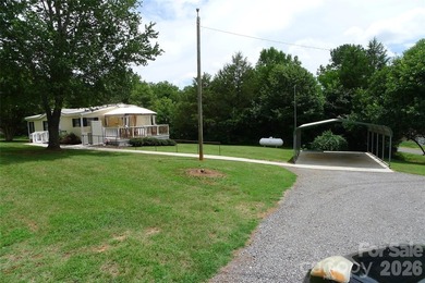 Charming corner-lot home featuring 2 bedrooms and 2 full baths - photo 3