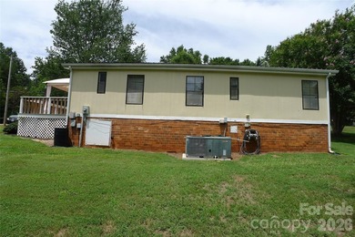Charming corner-lot home featuring 2 bedrooms and 2 full baths - photo 8