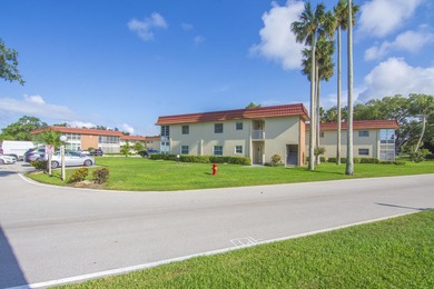 Beautifully remodeled 1BR/1.5BA condo in the desirable 55+ - photo 16