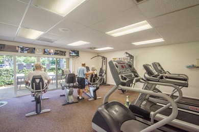 Beautifully remodeled 1BR/1.5BA condo in the desirable 55+ - photo 25