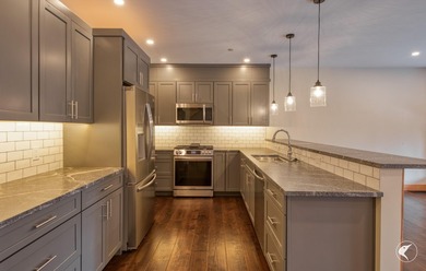 River Bend Townhomes: Newly built luxury 3 bedroom, 3.5 bathroom - photo 4