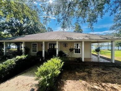 Toledo Bend Lake Home For Sale in Hemphill Texas
