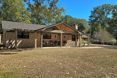 Toledo Bend Lake Home Sale Pending in Hemphill Texas