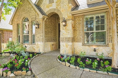 Welcome to this beautifully maintained one-story home offering 3 - photo 2