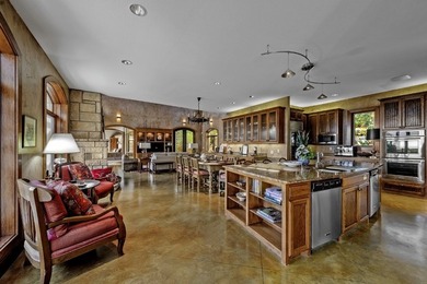Quality 6 bedroom 4+ bath home located on 4+ acres with Lake - photo 20