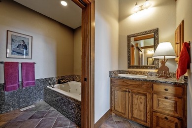 Quality 6 bedroom 4+ bath home located on 4+ acres with Lake - photo 26