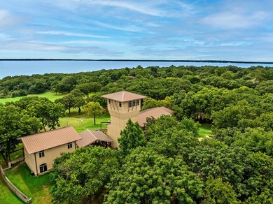 Quality 6 bedroom 4+ bath home located on 4+ acres with Lake - photo 36
