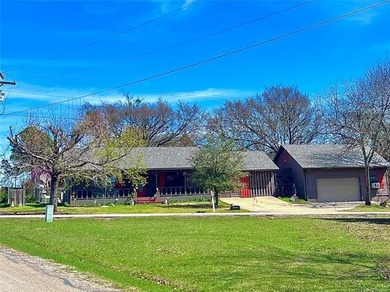 Lake Texoma Home For Sale in Kingston Oklahoma